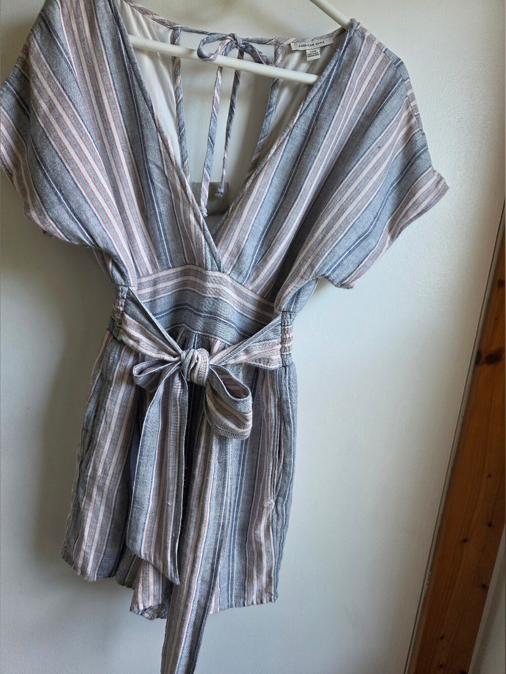 Excellent Cond. American Eagle Striped V-Neck Tie-Waist Romper W Pockets